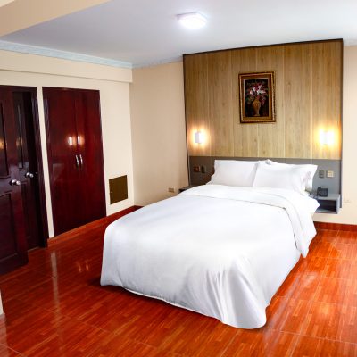 habitación con ducha española